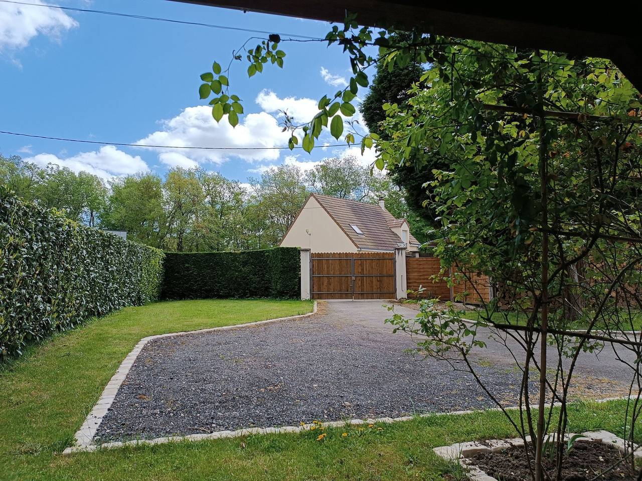 Gîte Confortable à Nargis avec Parking Privé, Proche Paris in Nargis (actrice), Région de Montargis