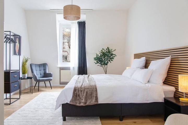 Ferienwohnung für 4 Personen, mit Ausblick und Garten in Wuppertal