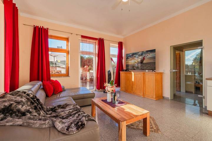 Ferienwohnung für 3 Personen, mit Terrasse und Garten in Pudagla