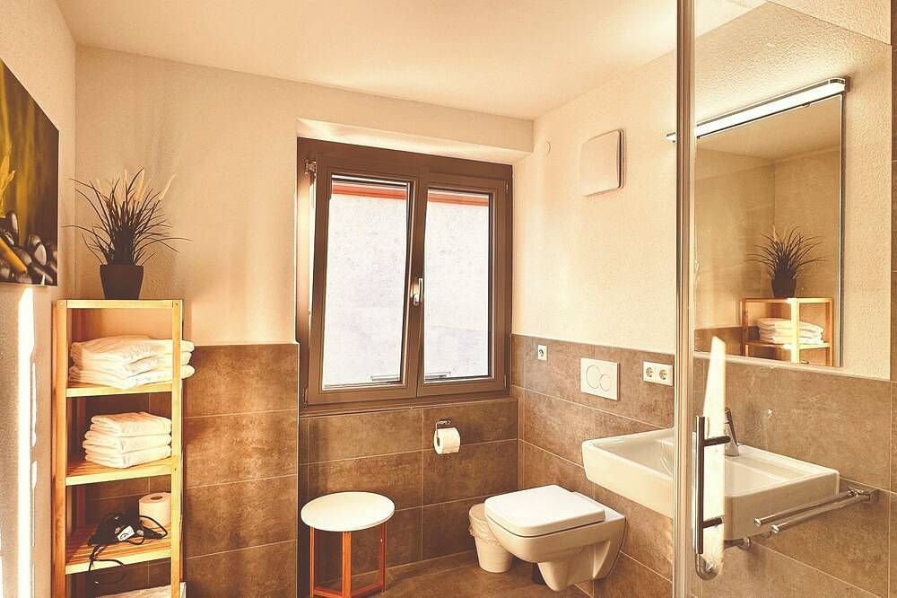 Ganze Wohnung, Schöne, zentrale Wohnung (für Kurz- & Langzeit) in Neckarsulm, Kurpfalz