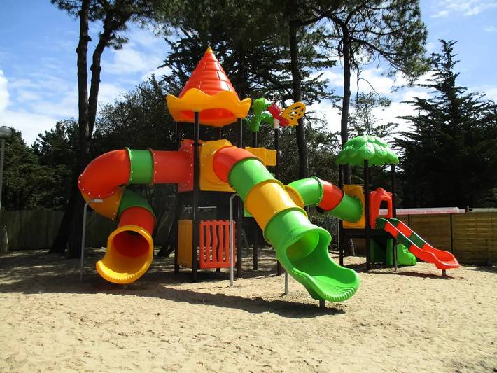 Camping pour 6 personnes, avec terrasse