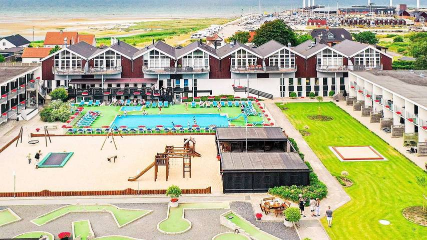 Ferielejlighed for 5 personer, med sauna og balkon/terrasse samt pool i Bønnerup Strand
