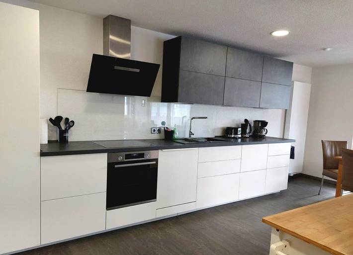 Ferienwohnung für 6 Personen, mit Balkon und Terrasse sowie Ausblick in Hardt
