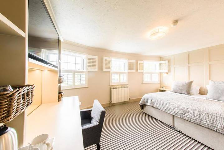 Hôtel pour 2 personnes, avec jardin et piscine dans Îles Anglo-Normandes - 3