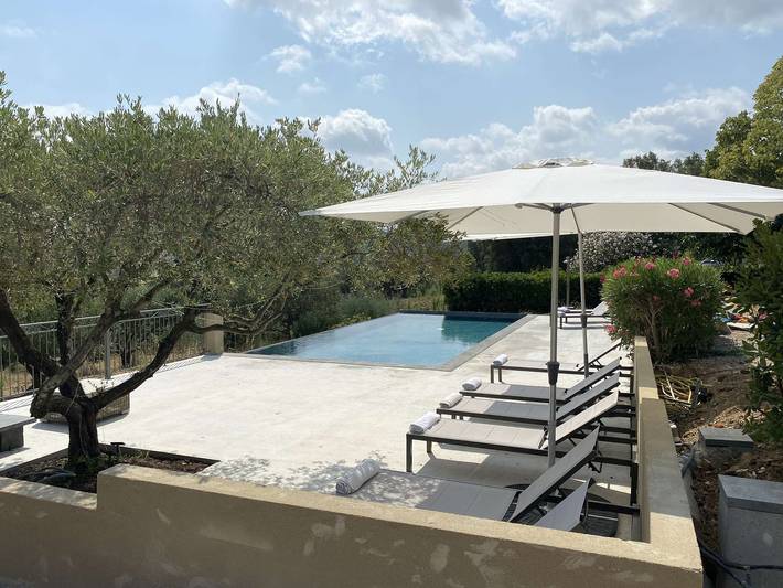 Gîte pour 8 personnes, avec jardin et piscine, adapté aux familles à La Môle