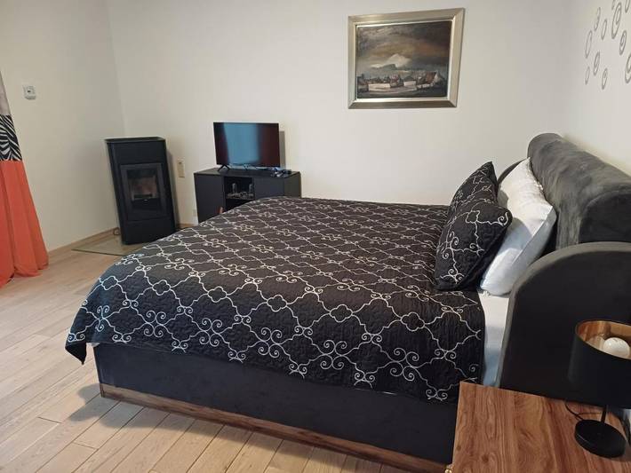 Location de vacances pour 3 personnes, avec jacuzzi ainsi que jardin et sauna dans Mormont - 4