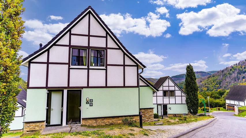 Villa für 12 Personen, mit Balkon und Terrasse sowie Ausblick in Deutschland