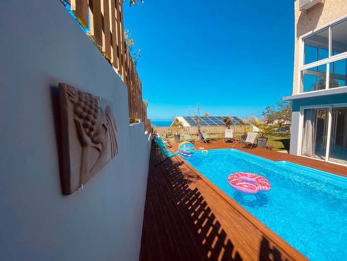 Villa pour 10 personnes, avec jardin ainsi que vue et piscine, adapté aux familles