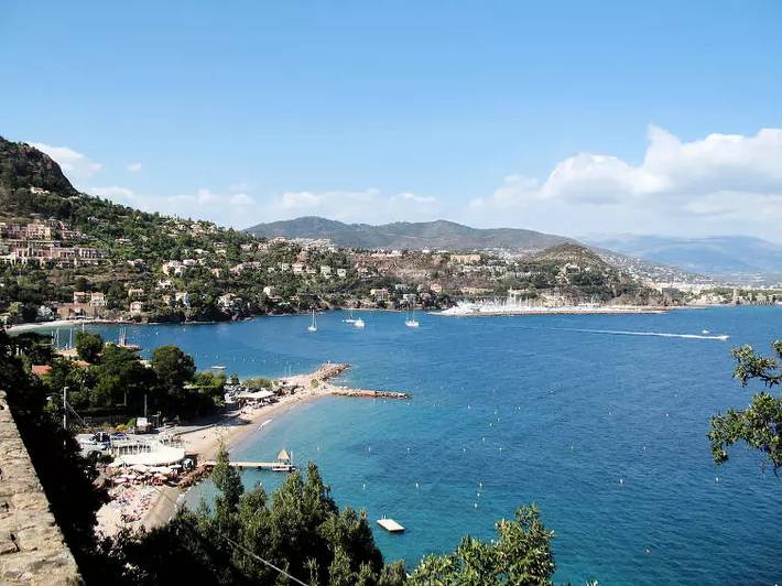 Villa pour 6 personnes, avec terrasse et piscine sur la Côte d'Azur