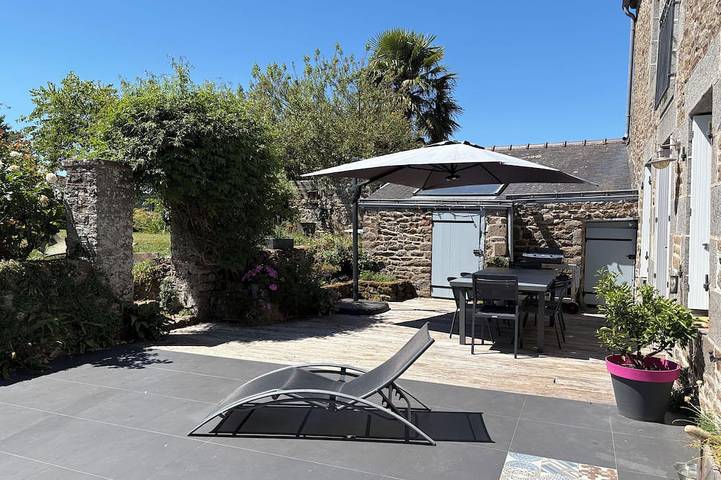 Location de vacances pour 12 personnes, avec Terrasse et Jardin à La Vicomté-sur-Rance