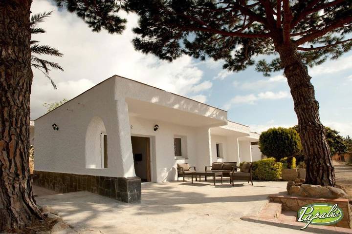 Ferienwohnung für 4 Personen, mit Terrasse und Garten sowie Pool und Ausblick in Lloret de Mar
