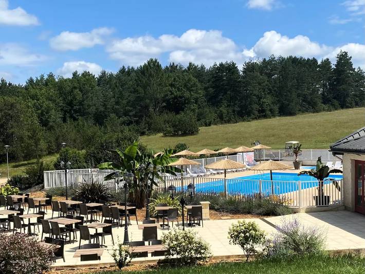 Camping pour 4 personnes, avec Terrasse à Le Bugue