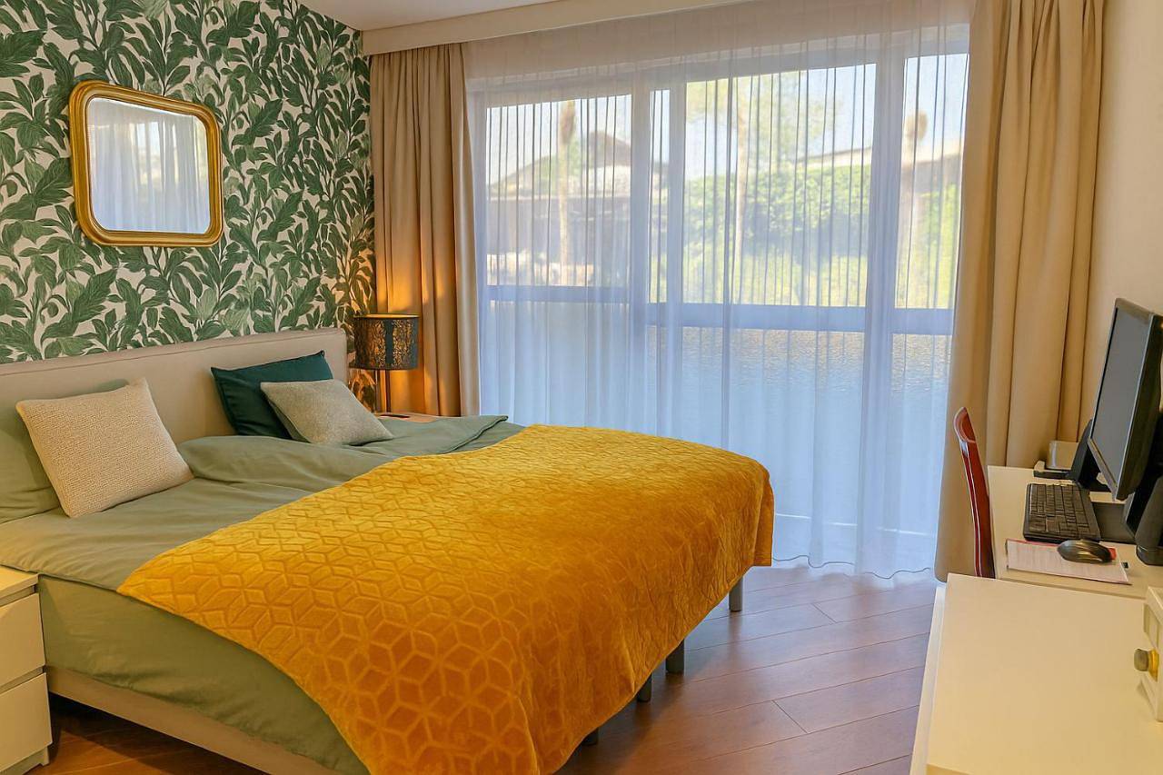 Appartement entier, Reza Almere in Markermeer