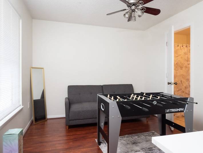 Vacation rental for 8 people, with terrace and hot tub as well as pool in Gainesville