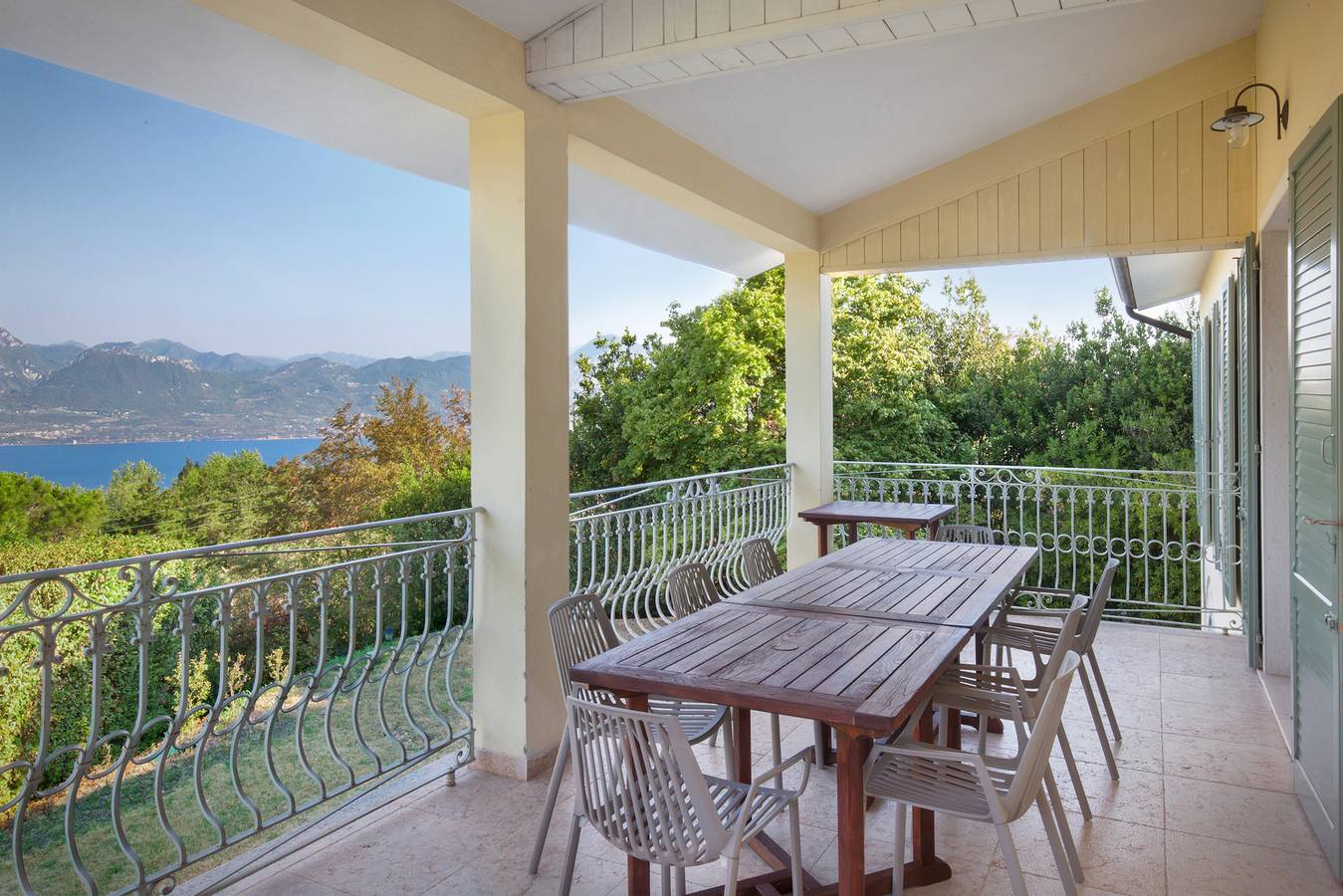 Villa Ilaria with private pool and lake view in Torri del Benaco, Prealpi Gardesane