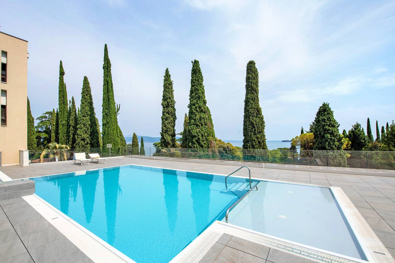 Ganze Wohnung, Apartment 'Michela Flat in Gardone' mit Gemeinschaftspool, Wlan und Klimaanlage in Spiaggia Casinò di Gardone Riviera (Gardone Riviera), Gardone Riviera