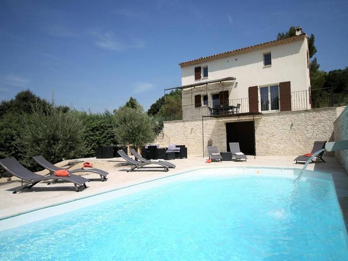Vakantiehuis voor 7 personen, with tuin and uitzicht op het meer as well as zwembad in Vaucluse