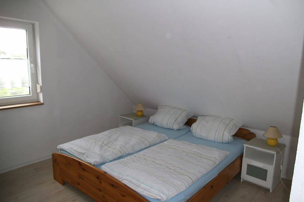 Ganze Wohnung, Gemütliches Ferienhaus (ca. 85qm) mit 3 Schlafzimmern und Garten zur alleinigen Benutzung in Muhr am See, Fränkisches Seenland