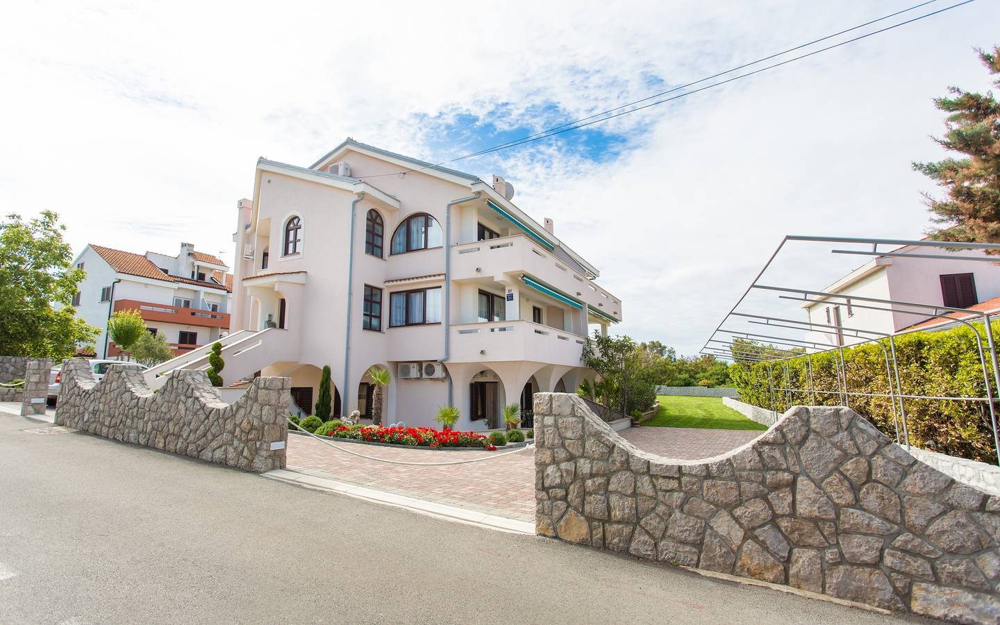 Entire apartment, One bedroom apartment with terrace and sea view Punat (Krk) A-17857-c in Punat, Krk