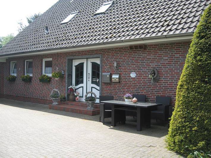 Ferienwohnung für 4 Personen, mit Terrasse und Garten in Westerstede