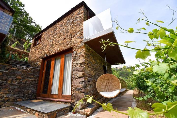 Aluguel de quarto para 2 pessoas, com jardim e sauna e ainda jacuzzi and piscina em Castelo de Paiva