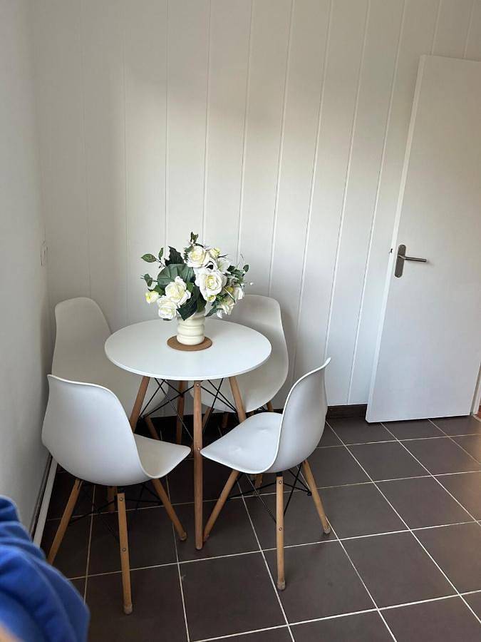 Appartement entier, One-Bedroom Apartment in Déols, Région de Châteauroux