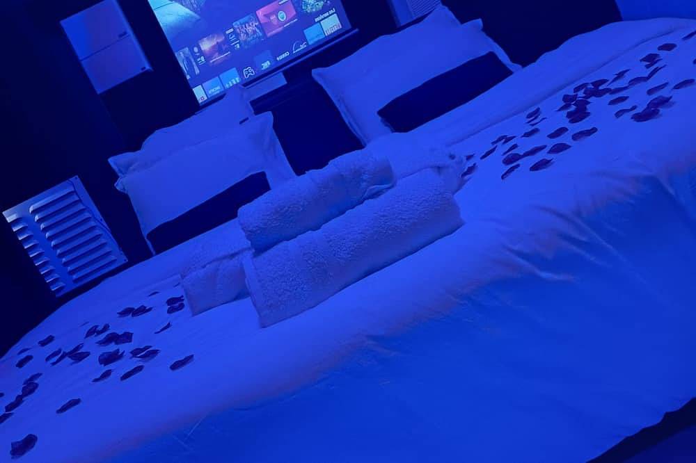 Appartement entier, Appartement Loveroom in Mantes-la-Ville, Yvelines