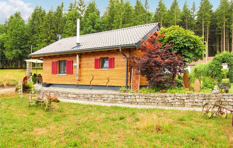 Charmantes Apartment mit Aussicht, Terrasse und Internet - 2 km vom Stadtzentrum entfernt in Dietmannsried, Bayerisch Schwaben
