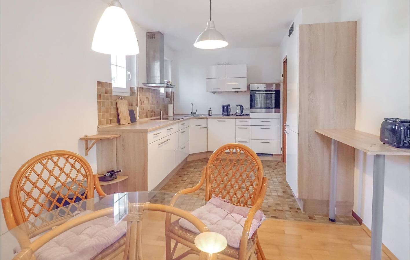 Ganze Ferienwohnung, Modern Apartment in Ober-Ramstadt - TV, Parking, Kitchen, WiFi in Ober-Ramstadt, Südhessen