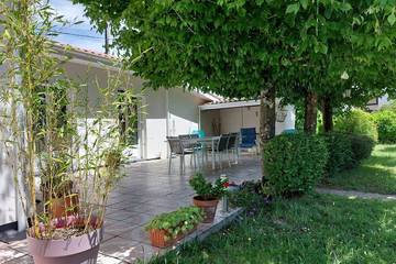 Location de vacances pour 5 personnes, avec jardin et terrasse, animaux acceptés à Saint-Sulpice-et-Cameyrac