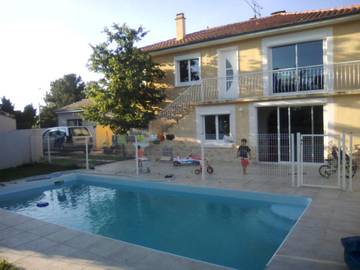Gîte pour 9 personnes, avec piscine et terrasse, animaux acceptés à Eaunes