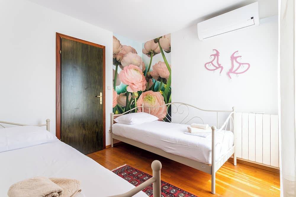 Beautiful luxury house w.sea view & outside space in Split, Split-Dalmatia