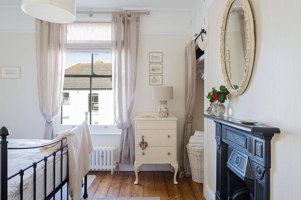 Newly Renovated Period Home in Conservation Area, Just a Short Walk to the Sea in Whitstable, Kent
