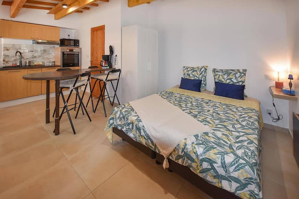 Nice home in Monteux with Wifi in Monteux, Vaucluse