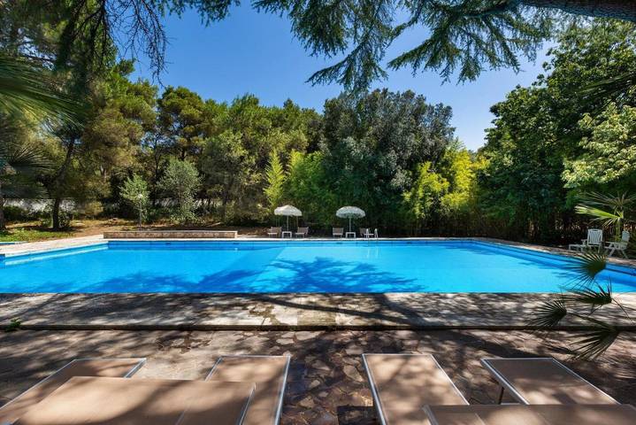 Villa pour 16 personnes, avec jardin ainsi que terrasse et piscine, animaux acceptés à Lecce - 4