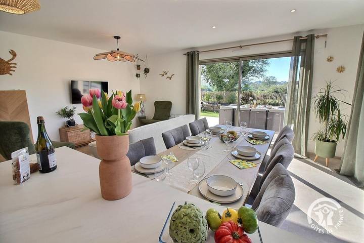 Gîte for 6 people, with garden and terrace - 1