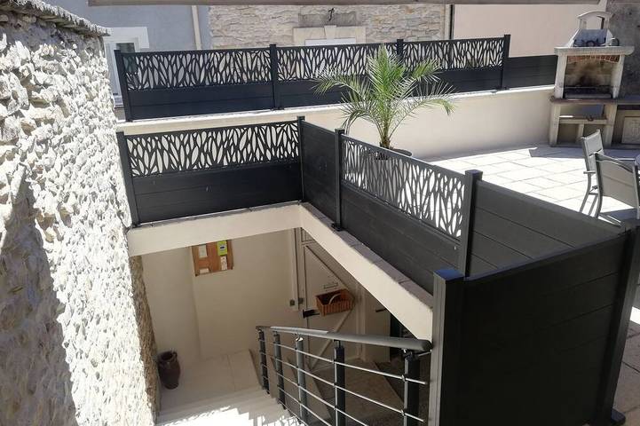 Location de vacances pour 6 personnes, avec Terrasse à Saint-Côme-et-Maruéjols