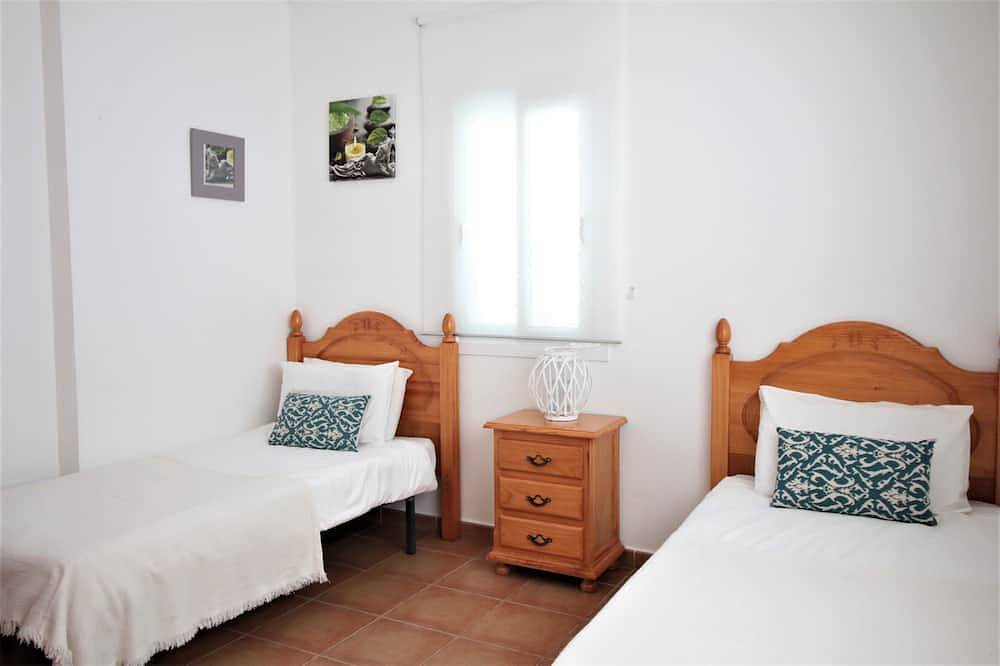 Villa Sofia Ibiza - Cinco Habitaciones Villa, Capacidad 11 in Cala Gració, Sant Antoni de Portmany