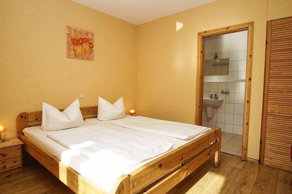 Ganze Wohnung, Gemütliche Ferienwohnung in Wassernähe - Ferienhaus Stark Apartment 01 - in Ralswiek, Bergen auf Rügen und Umgebung