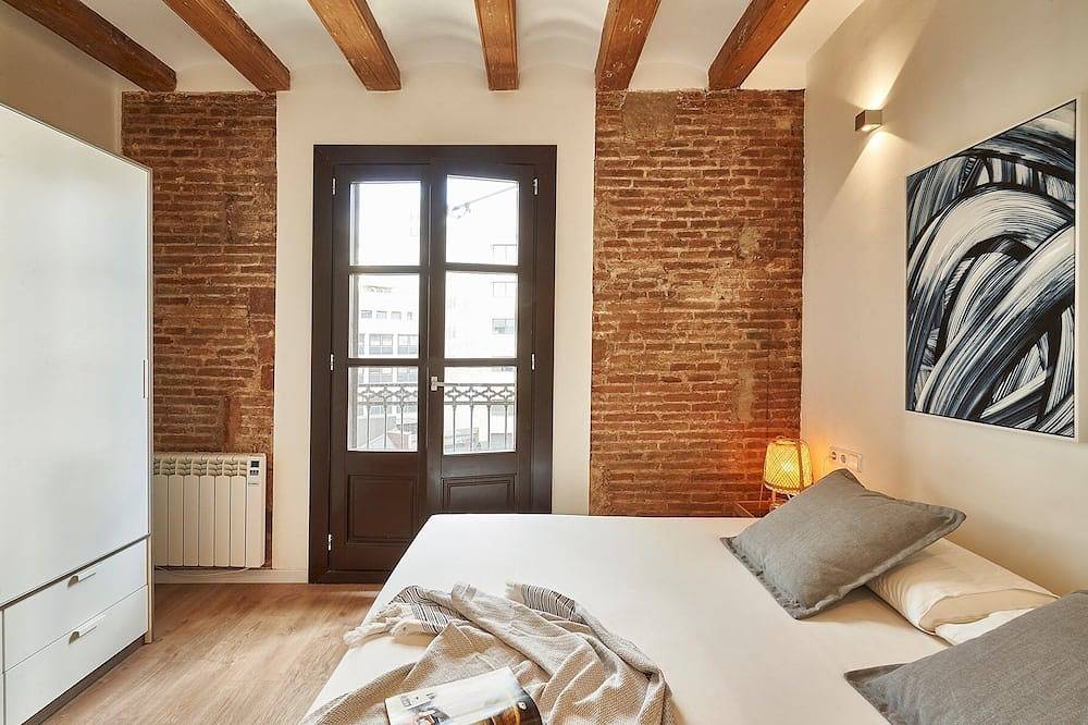Entire apartment, Bebarceloner Pelayo Apartments - 2 bedrooms, 2 bathrooms in Barcelona Centre, Barcelona