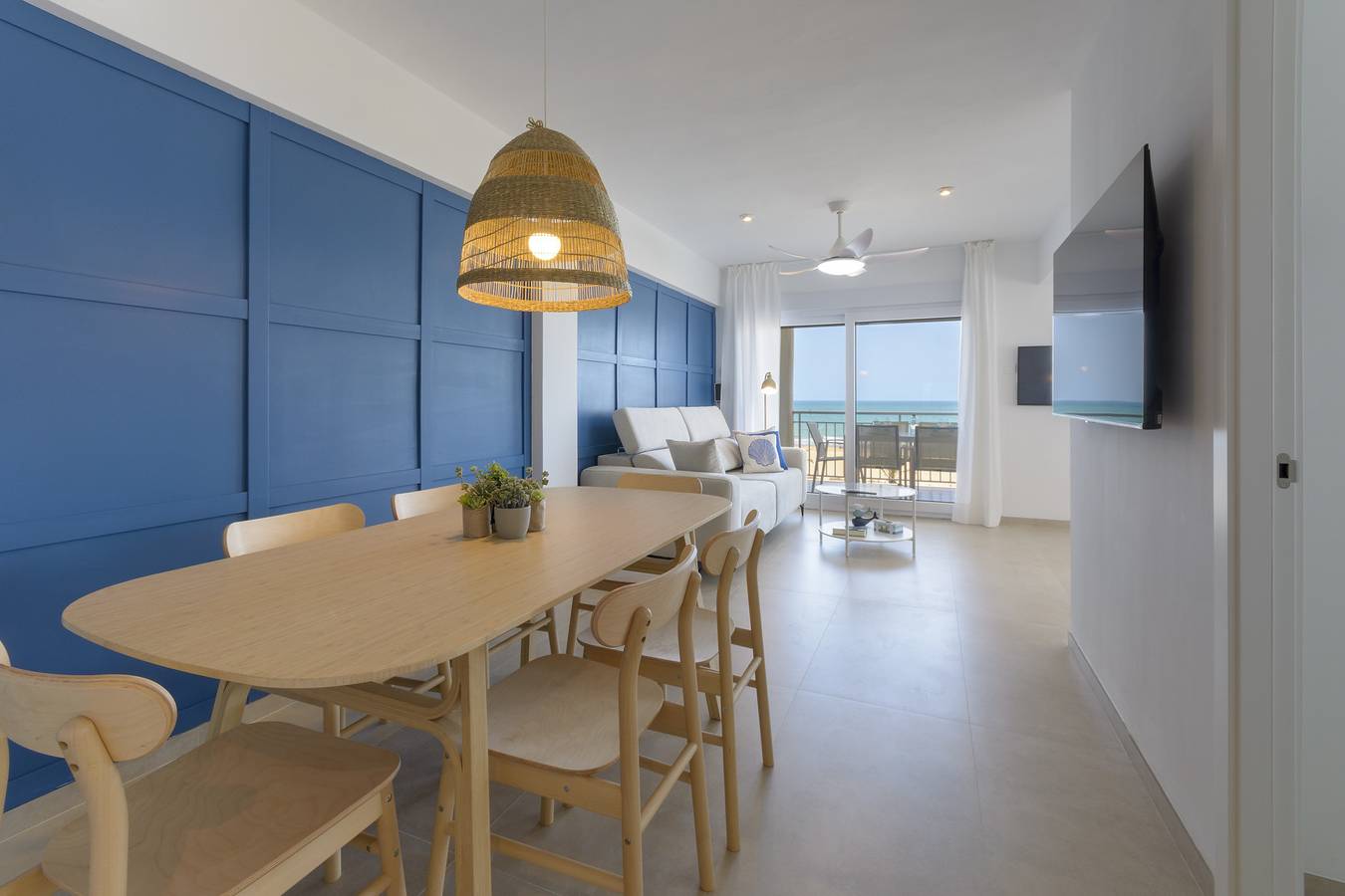 Entire apartment, Holiday apartment for 6 people with garden in Playa de Gandía, Costa de Valencia