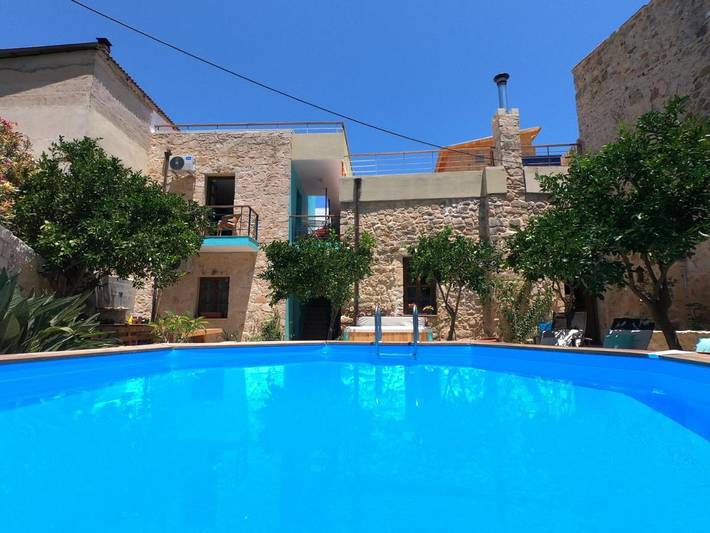 Chambre d’hôte pour 2 personnes, avec vue ainsi que piscine et jardin à Réthymnon