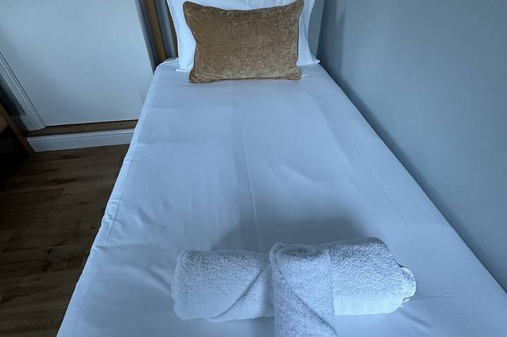 Ganze Wohnung, Familien-Suite – 2 Schlafzimmer & 1.5 Wc in Exeter, Devon