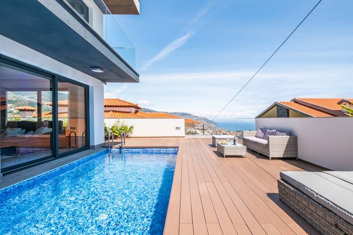 Villa para 16 pessoas, com Vista para o mar e Varanda e ainda Jacuzzi and Terraço no Funchal