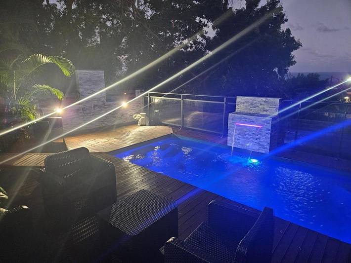 Location de vacances pour 7 personnes, avec vue ainsi que jardin et piscine, adapté aux familles à Saint-Philippe - 4