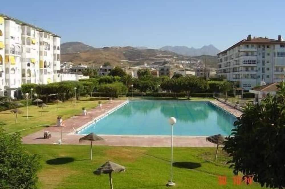 Apartamento entero, Lujoso apartamento de 3 dormitorios, en primera línea de mar, capacidad para 6 personas in Torrox Costa, Torrox