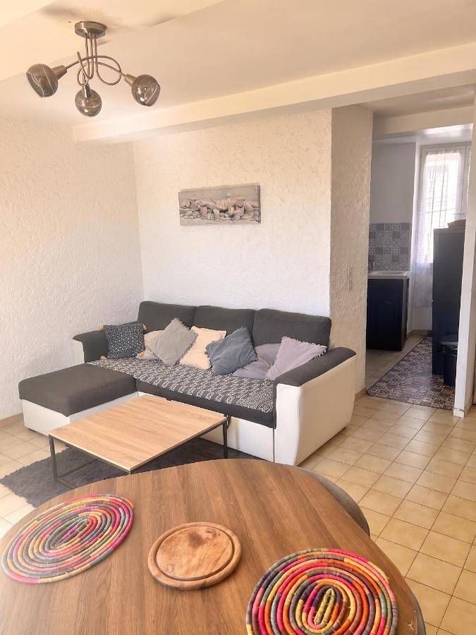 Gîte pour 4 personnes, avec vue, animaux acceptés dans Office De Tourisme De Greoux Les Bains - 4