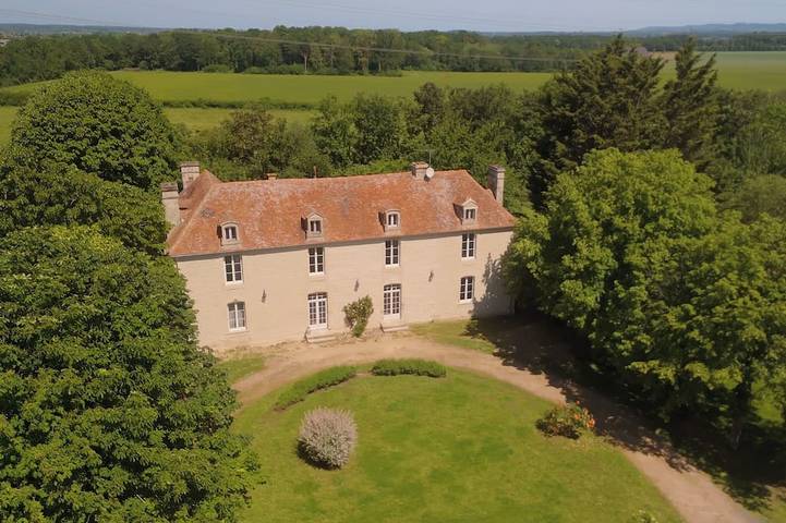 Location de vacances pour 15 personnes, avec Jardin à Argences