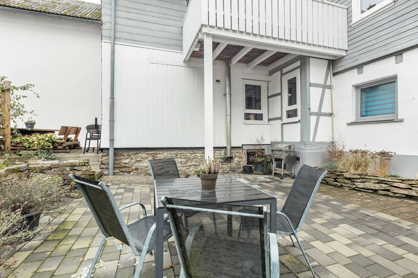 Ganze Wohnung, Apartment „Hoppernkopf“ mit gemeinsamer Terrasse, privatem Garten und Wlan in Usseln, Willingen