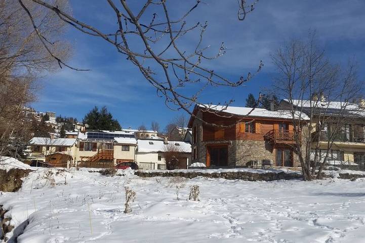 Gîte pour 8 personnes, avec jardin et terrasse, animaux acceptés à Font-Romeu-Odeillo-Via